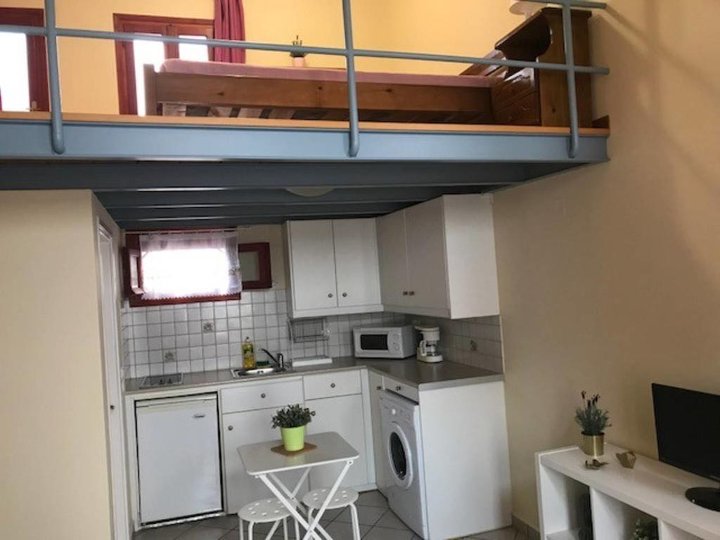 Ermoupoli, Syros City Apartments ภายนอก รูปภาพ